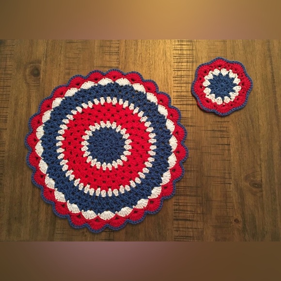 🆕 HANDMADE | Crochet Placemats + Coasters - Set of 6 - Red / Blue / White - Picture 1 of 4